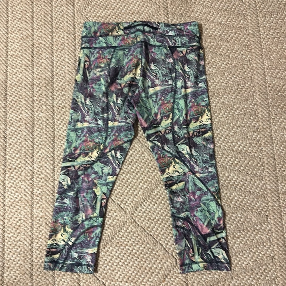 Lululemon tights - Picture 3 of 4
